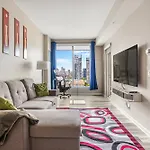 City Centre Retreat - 1Br Condo With Desk