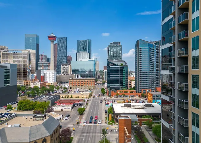City Centre Retreat - 1Br Condo With Desk