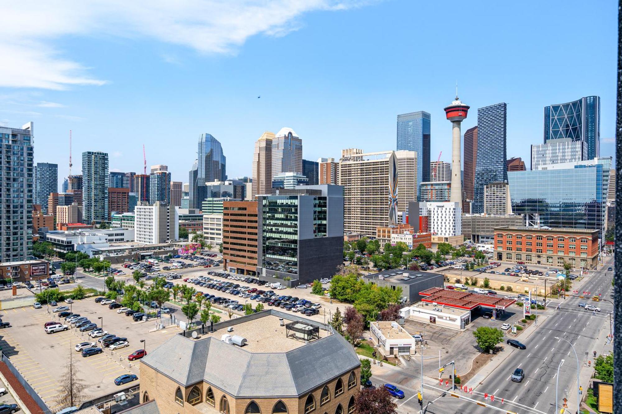City Centre Retreat - 1br With Desk Apartment Calgary